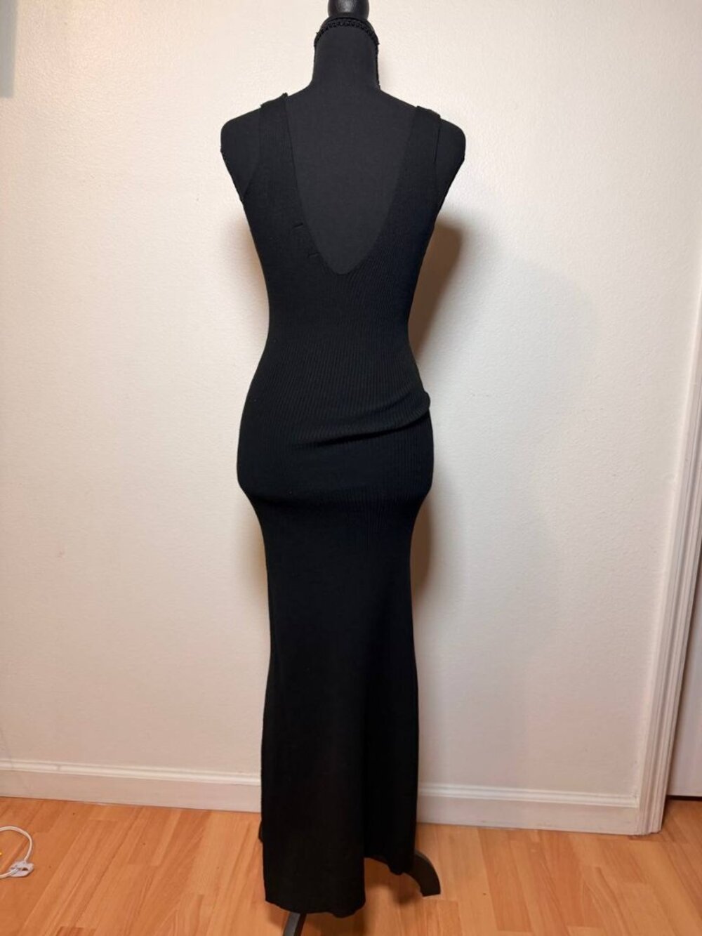 Nasty Gal Collection Black Ribbed Knit Maxi Dress V-Neck Side Slit Sz 2 - Picture 7 of 9